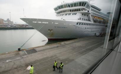 Balmoral Cruise Ship Hundreds On Board Come Down With Norovirus