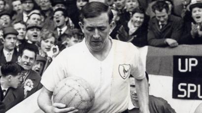 Danny Blanchflower Spurs Fans Spruce Up Gravestone Bbc News