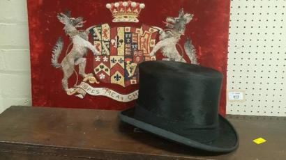 who sells top hats