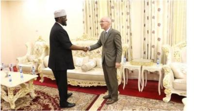 Axmed Mdoobe iyo James Swan