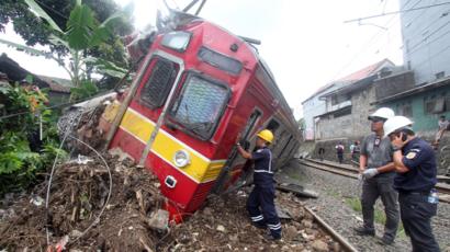 Krl Terguling Di Bogor Jadwal Perjalanan Kereta Terganggu