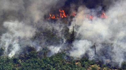 アマゾン森林火災 ブラジル大統領が消火に軍派遣を指示 欧州が圧力