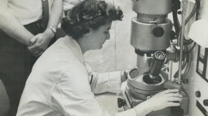 The woman who discovered the first coronavirus - BBC News