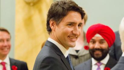 Canada Pm Justin Trudeau Shuffles Key Cabinet Ministers Bbc News