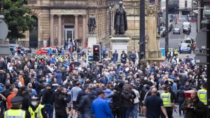Get Robert peel statue glasgow Desktop Wallpaper