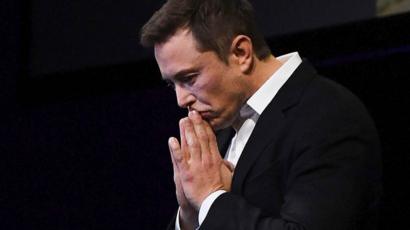 Elon Musk tweet wipes $14bn off Tesla's value - BBC News