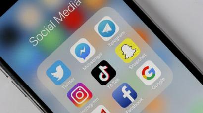 Social media: How do other governments regulate it? - BBC News