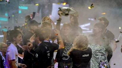 Dota 2 Win Makes N0tail The Top Awarded E Sports Star Bbc News