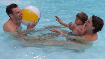 What's it like to go to a family nude swimming session? - BBC News