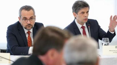 Weintraub (izda) al lado del ahora exministro Nelson Teich