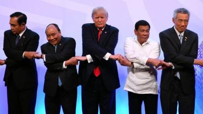 VN bị ảnh hưởng gì khi Philippines muốn 'gần Trung, xa Mỹ'?