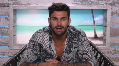 Love Island Adam Sparks Warning From Charity Women S Aid Bbc News