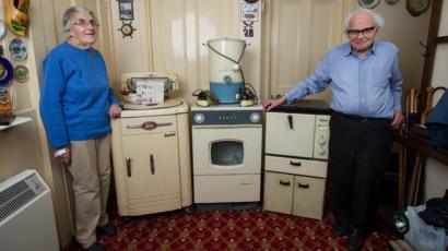 Exeter Couple Finally Ditch 1950s Appliances Bbc News