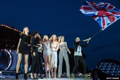 Taylor Swift And Friends Leave Their Mark On Hyde Park Bbc