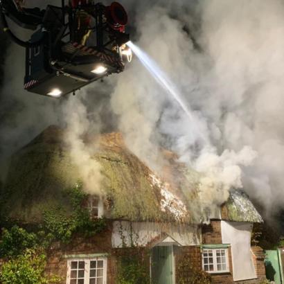 Affpuddle Thatched Cottage Now Smouldering Ruin Bbc News