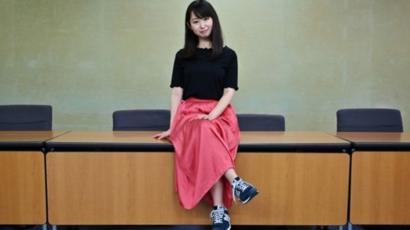 الكاتبة والممثلة اليابانية يومي إيشيكاوا قدمت التماسا للحكومة اليابانية في يونيو/حزيران الماضي تطالب فيه بإنهاء أكواد الملابس في اليابان