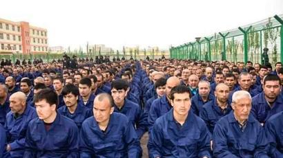 سجناء من الإيغور