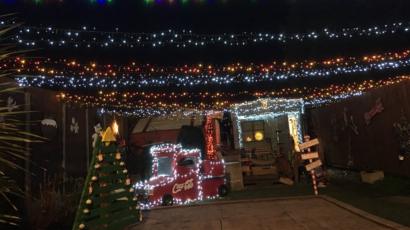 Dad S Makeshift Wonderland Attracts More Than 100 Families Bbc News
