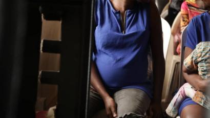 Nigeria police raid Lagos 'baby factory' - BBC News