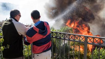 Izrael se bori protiv neviđenih požara i novih manifestacija terorizma