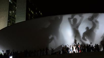 Manifestantes na laje do Congresso em junho de 2013