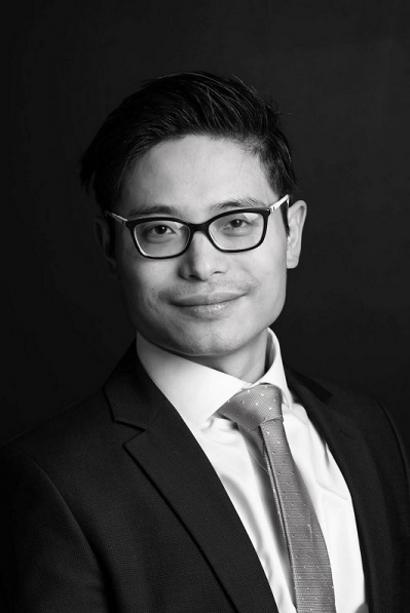 Adam Ni: 'cách tiếp cận hẹp hòi và hẹp lòng ''Nước Mỹ trên hết'' của chính quyền Trump đối với các vấn đề quốc tế đang làm xói mòn vị thế lãnh đạo của Hoa Kỳ, mở ra không gian cho Bắc Kinh'.