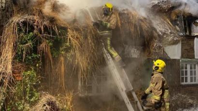Affpuddle Thatched Cottage Fire Caused By Wood Burning Stove Bbc