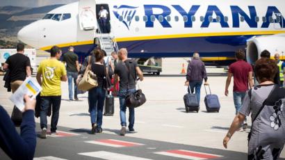 ryanair adding baggage