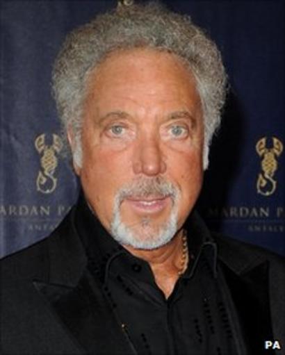 Stereophonics singer's new nickname for Sir Tom Jones - BBC News