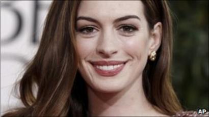 Anne Hathaway Lands Catwoman Role In Batman Film Bbc News
