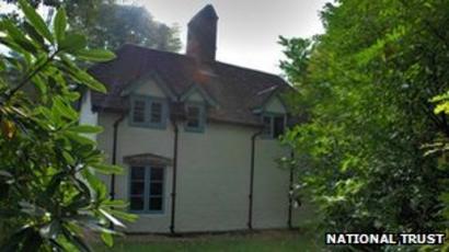 Invasive Plants Cut At Te Lawrence S Dorset Cottage Bbc News