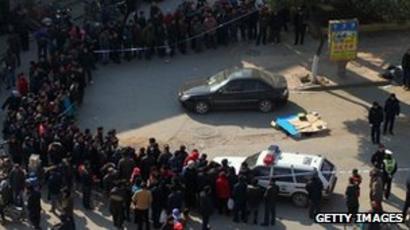 Man Hunt In China For Nanjing Armed Robber Bbc News