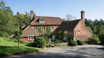 Christopher Robin S East Sussex Childhood Home Up For Sale Bbc News
