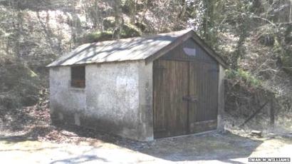 Small Garage Near Betws Y Coed On Market For 38 500 Bbc News