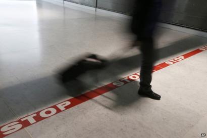 Is It Worth Screening For Ebola At Airports Bbc News