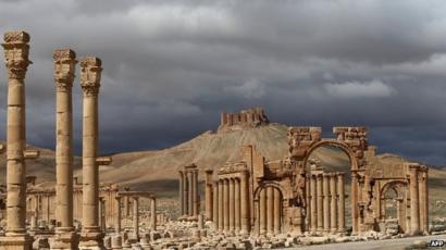 Syria conflict: IS advances on ancient ruins of Palmyra - BBC News