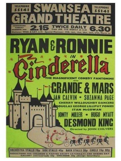 Poster panto cyntaf Ryan a Ronnie yn y Grand yn 1972/3 // Poster for Ryan and Ronnie's first panto at the Grand