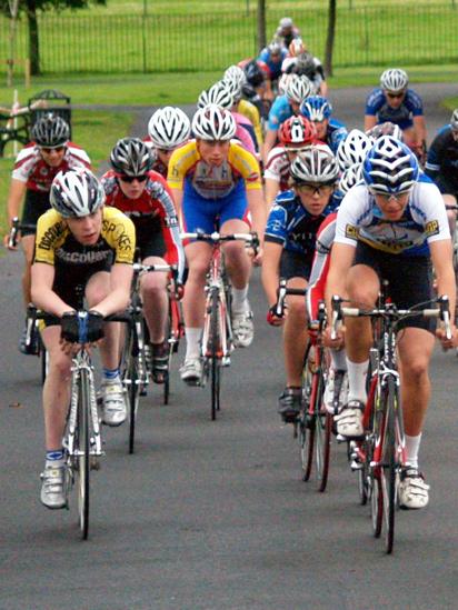 Cyclists in Bellahouston Park