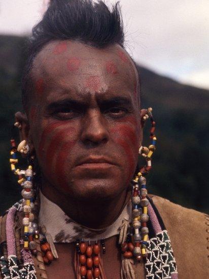 Philip Madoc fel Magua yn The Last of the Mohicans