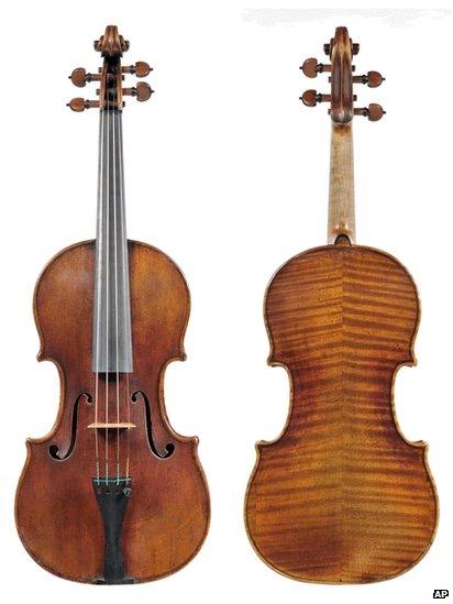 На этой недатированной фотографии, предоставленной Симфоническим оркестром Милуоки, изображена скрипка Страдивари 300-летней давности, украденная у концертмейстера MSO Фрэнка Алмонда