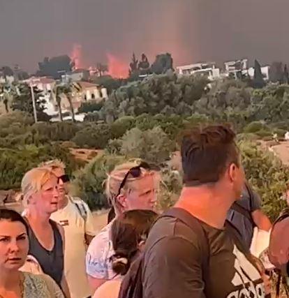 Wildfires and crowds of tourists in Rhodes
