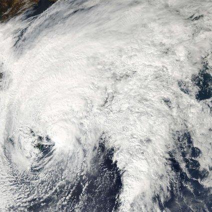 Typhoon Vongfong hits Japan - BBC Newsround