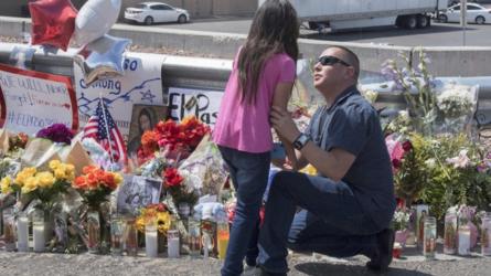 Homenaje a las víctimas de El Paso.