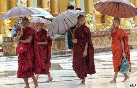 Buddhist monks in Shwedagon pagoda, Rangoon