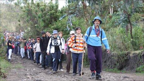 Fabian Zurita leading a group of youngsters down Imbabura mountain
