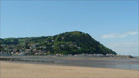 Minehead Diamond Jubilee Clock Finally Unveiled - Bbc News