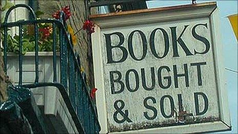 Hay-on-Wye bookshop sign