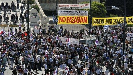 Protesters march in Athens (28 June 2011)