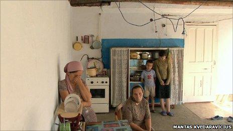 Chechen family - from Mantas Kvedaravicius' film
