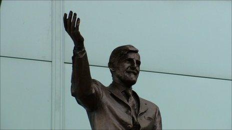 Jimmy Hill statue